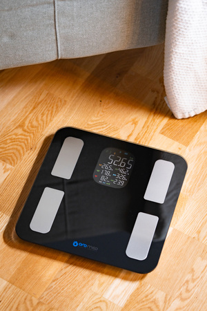 Waga analityczna elektroniczna łazienkowa ORO-BLUETOOTH H SMART BLACK
