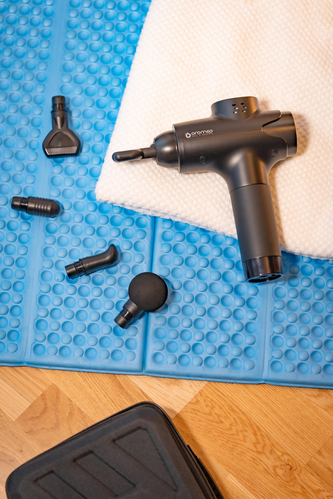 Pistolet do masażu masażer ORO-GUN PRO czarny