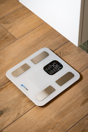 Waga analityczna elektroniczna łazienkowa ORO-BLUETOOTH H SMART WHITE